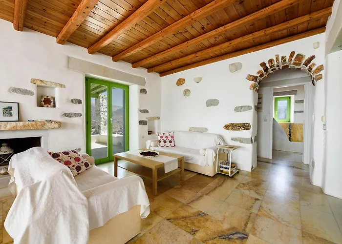 Aeolos With 2 Private Pools